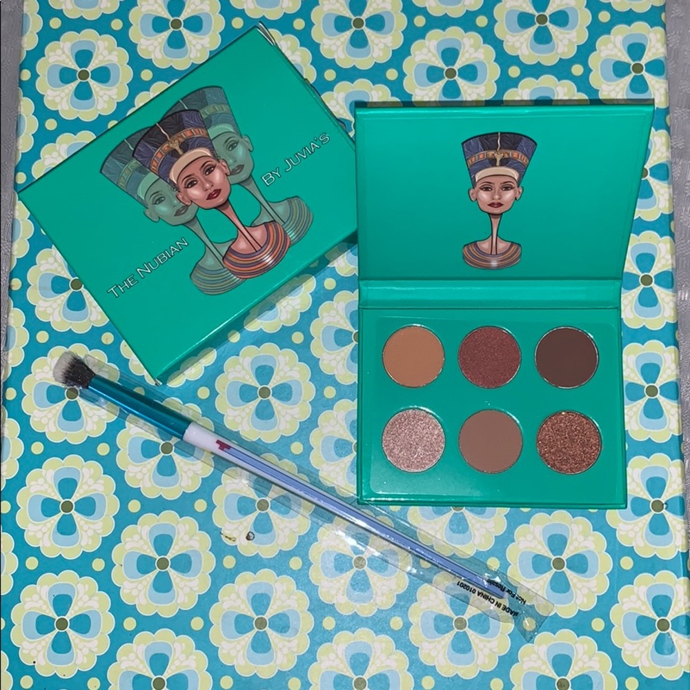 The Nubian 6-color eyeshadow palette by Juvia’s